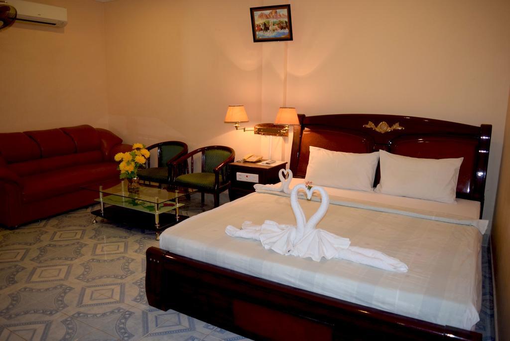 Reaksmey Battambang Hotel ภายนอก รูปภาพ