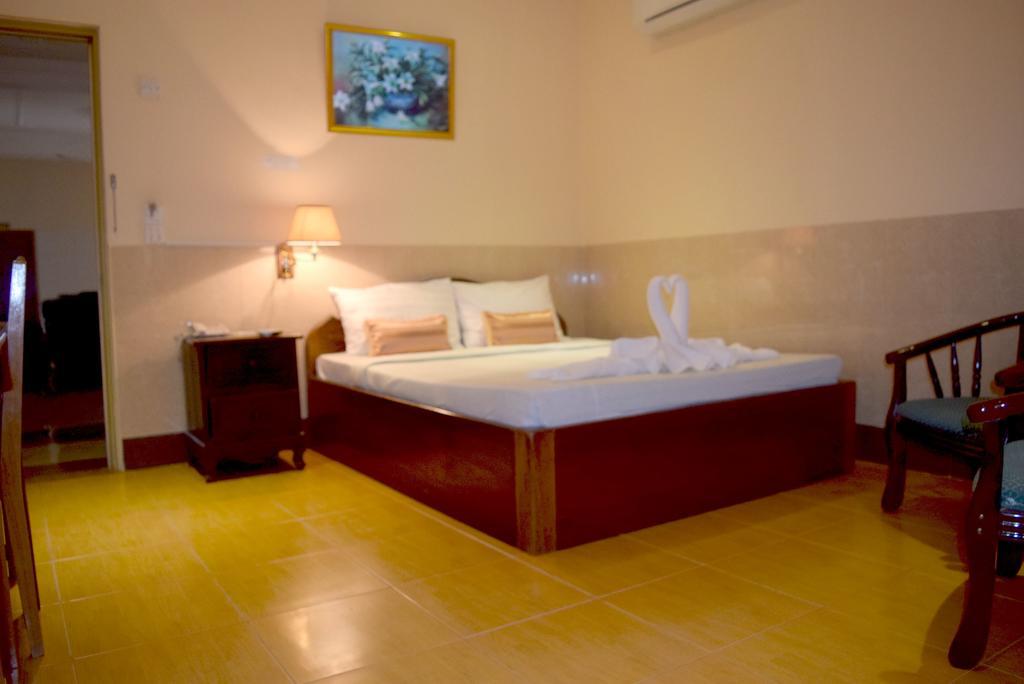Reaksmey Battambang Hotel ภายนอก รูปภาพ